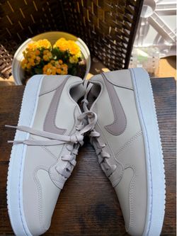 Nike Ebernon Low. Size 9 Women’s.