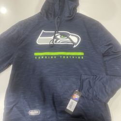 Hoodies & sweatshirts