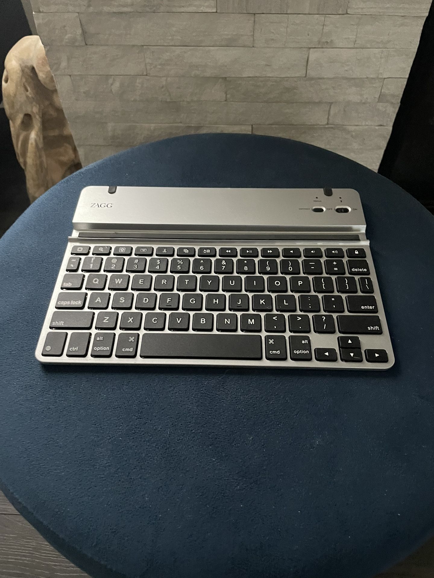 New Zagg iPad / Tablet Portable Keyboard