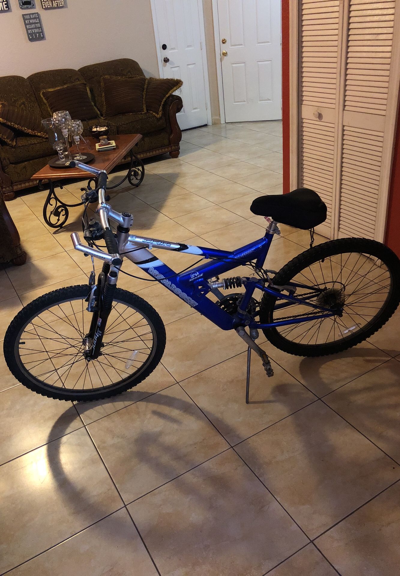 Mongoose solution 24 speed mountain bike for Sale in Miami FL