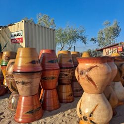 Metal Yard Art, Wind Spinners & POTTERY 🌵 🌺 