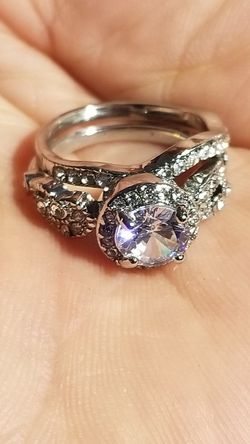 Gorgeous Women's round cut wedding engagement promises ring size