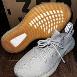 YEEZY 350 V2 SESAME SIZE 9 (DS)