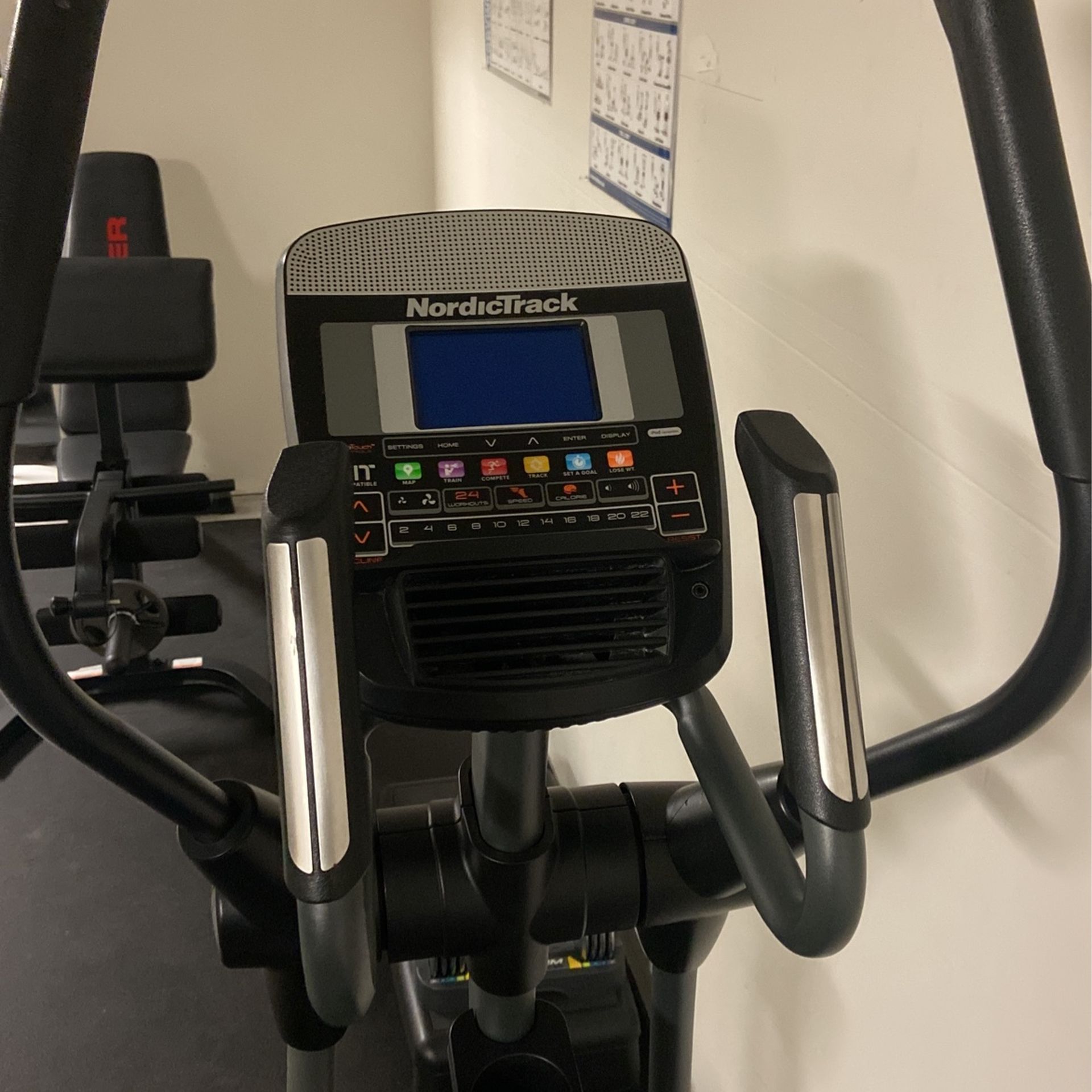 NordicTrack Elliptical 990 Pro for Sale in Roy, WA OfferUp