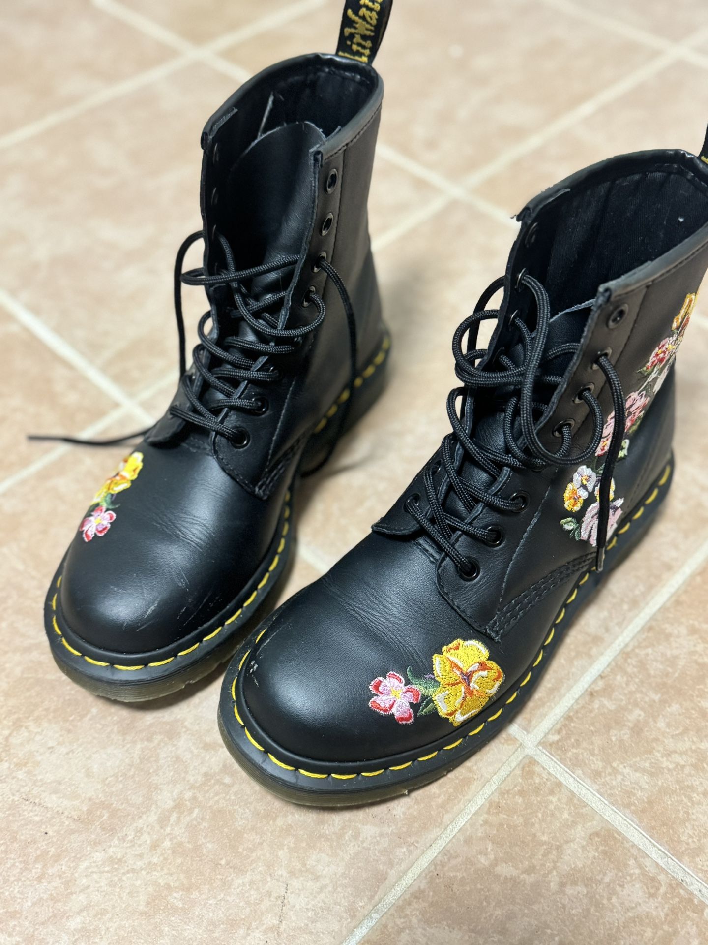 Doc Marten Boots Sz 8