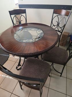 Round Dining Table Set with 4 Chairs