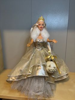 2000 Mattel Holiday Celebration Special Edition Barbie