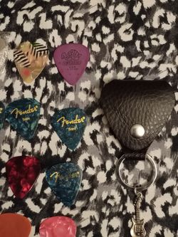 Mixed lot of guitar picks all for $5