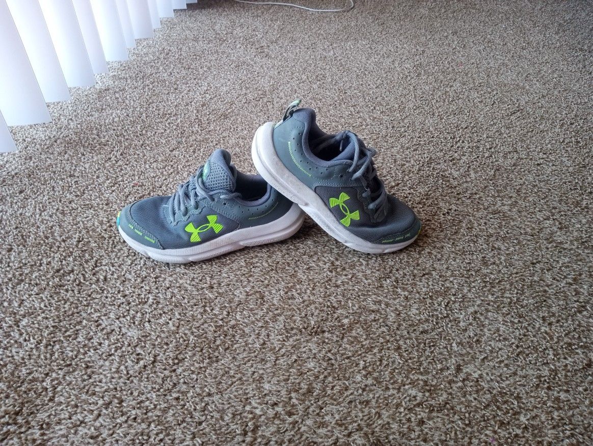 Under Armour Boy Shoes
