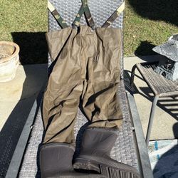 Red Ball Non-Insulated ADRK. Chest Waders Boot Size 10 w L.L.Bean Suspenders