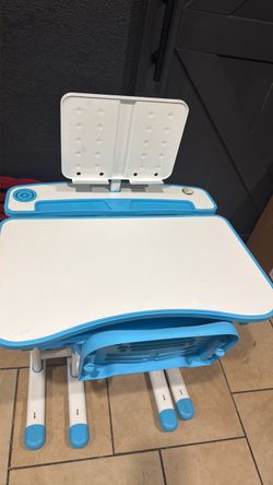 Kids Adjustable Desk and Chair Set