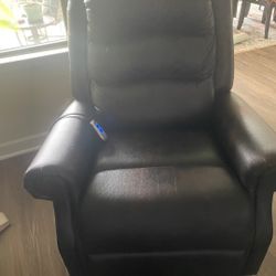 Electronic Reclining Lift Chair (Leather)