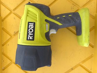 RYOBI P716 18V cordless Xenon hi-beam spotlight