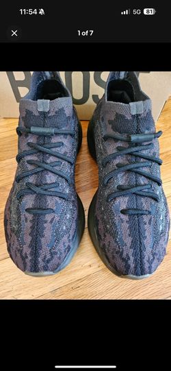 Yeezy Boost 380 onyx/onyx size 7.5