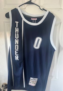 Thunder jersey size medium