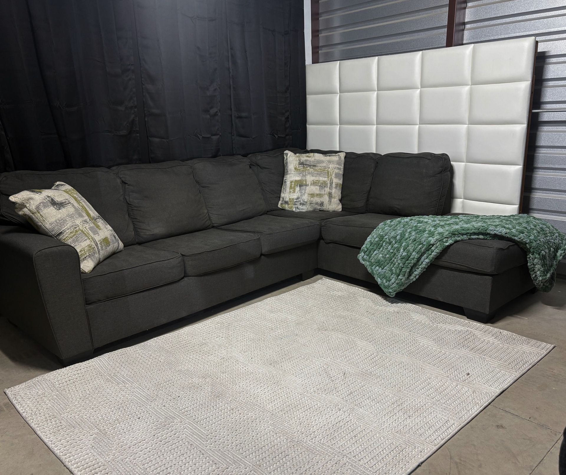 Gray Sectional Couch- Free Delivery ๐