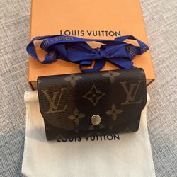 lLV  Small Wallet