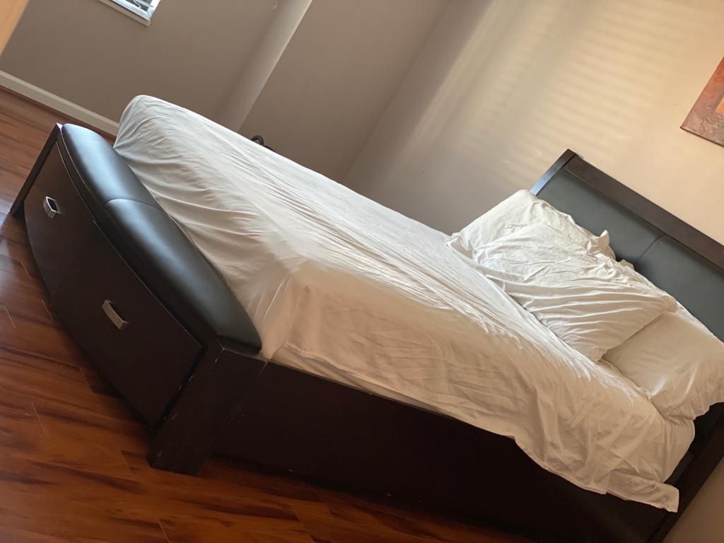 Queen bed WITHOUT mattress