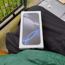 Brand New In Box!!!!   IPhone 16pro 128gb  $400