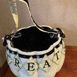 Halloween treat bucket 