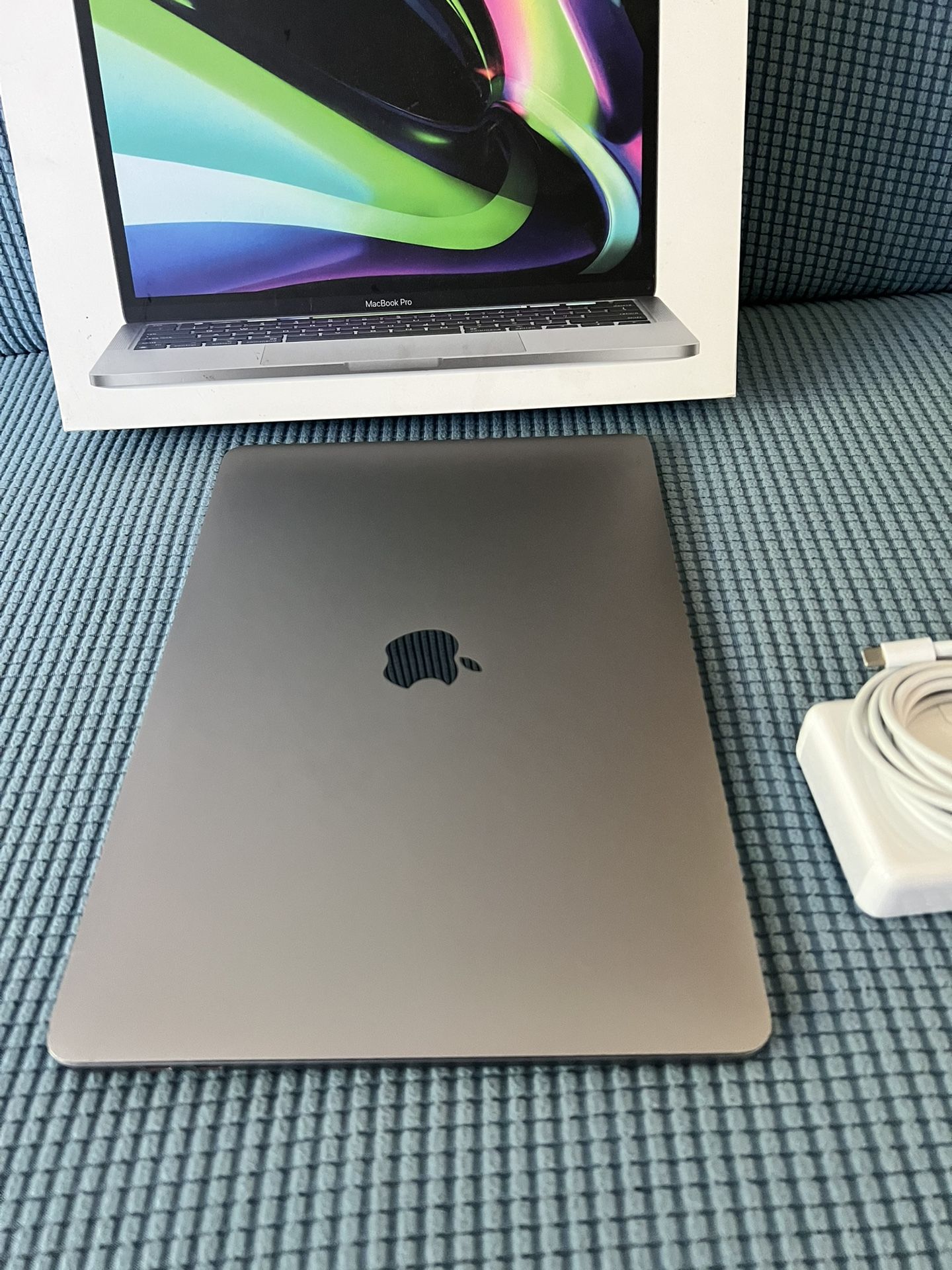 Macbook Pro 16GB Final Cut Ableton Live Logic Pro Photoshop Premiere Office