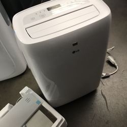 8,000 Btus Portable Air Conditioning   New Complete 