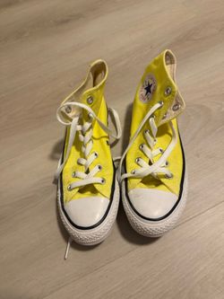 Yellow converse