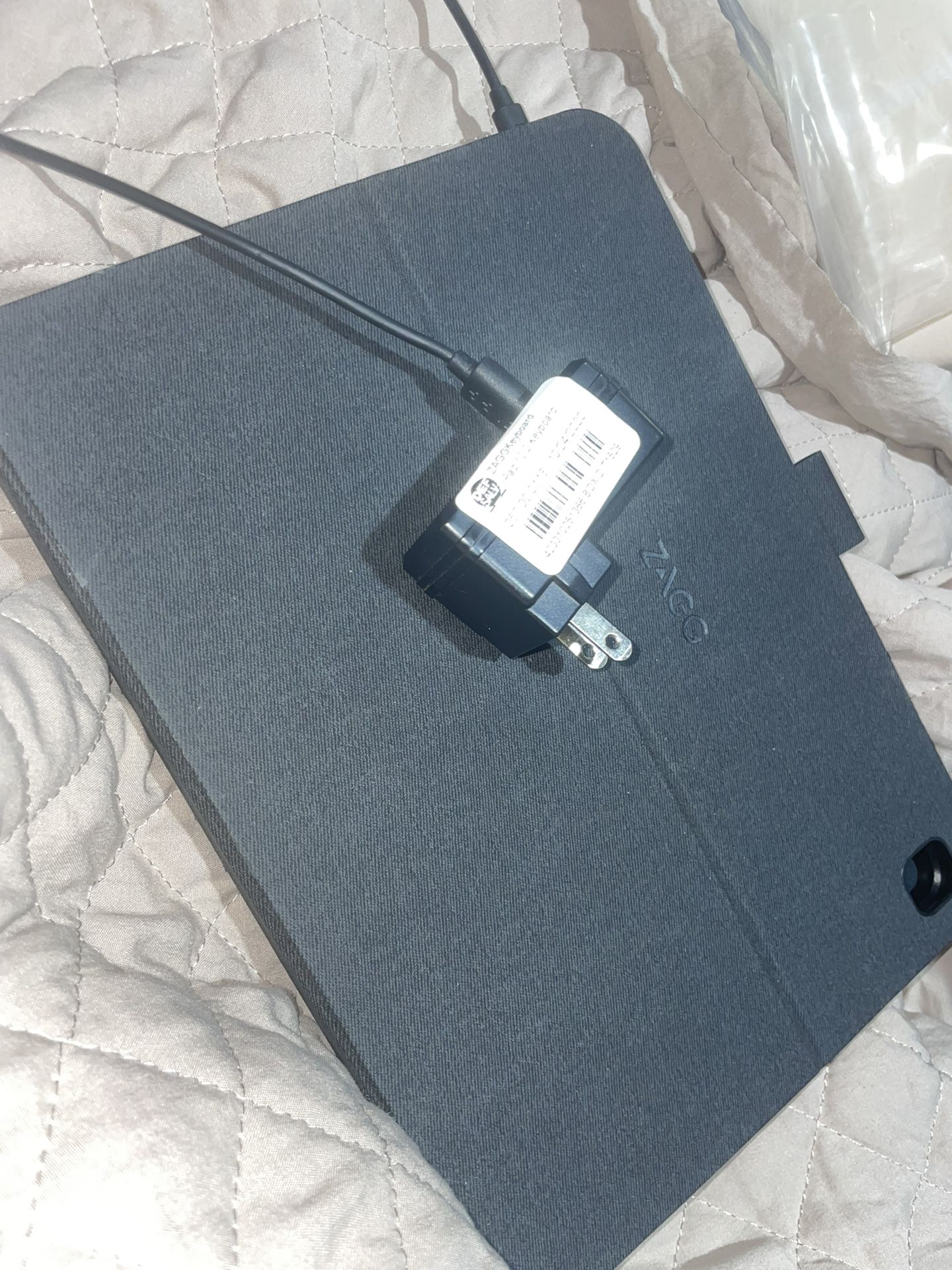 iPad 10 Keyboard Case