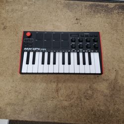 Akai Professional MPK Mini MIDI 25 Key Keyboard
