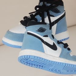 Nike Dunks,