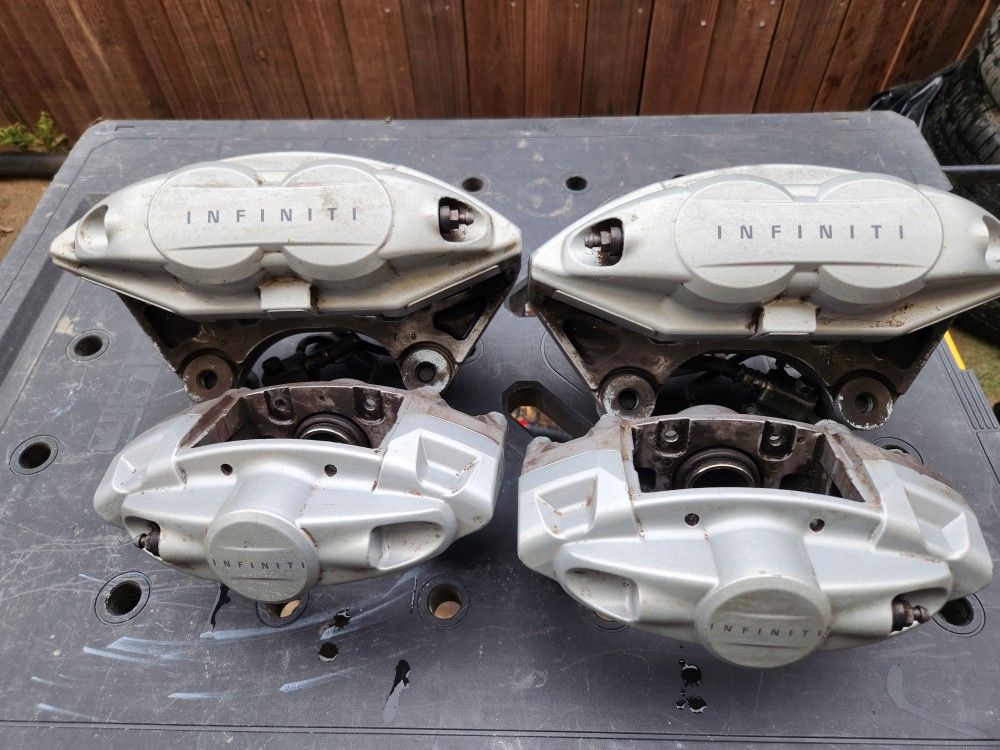 Infiniti G37 Akebono Calipers