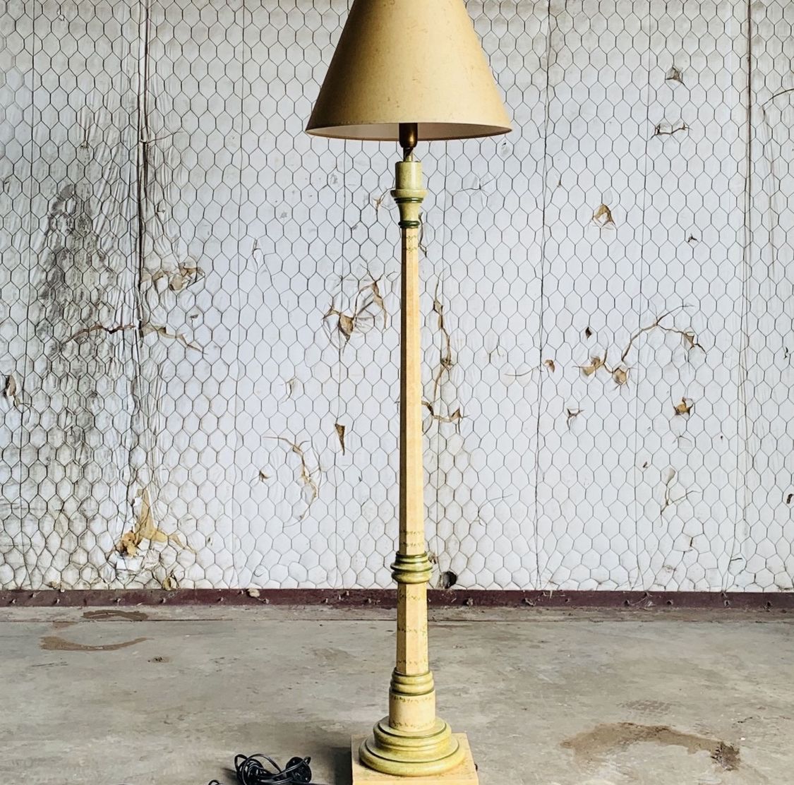 VINTAGE HAND PAINTED AND CRAFTED MULTICOLOR FLOOR LAMP