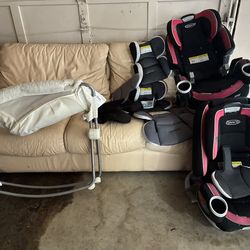 Bassinet,  2  car seat