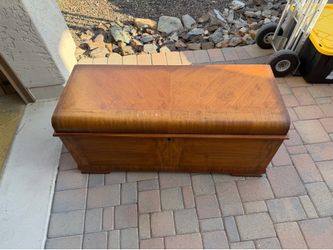 Vintage Lane Cedar Chest