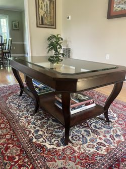 ‘Ethan Allen’ Brand Coffee Table - Beautiful Wood And Glass In Great Condition