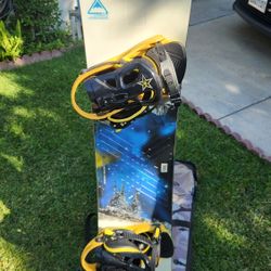 157 Cm Burton Snowboard + Bindings + Carry Bag – Ready for the Season!