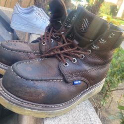 Used Work Boots 