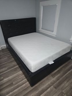 Queen size bedroom set
