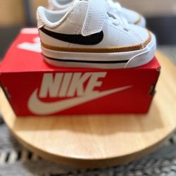 Toddler  Nike Legacy Size 4C