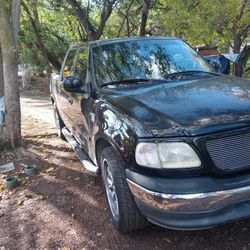 Ford 2003 With 176000 Miles Clean Title Motor And Transmission Is Very Good