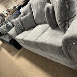 Brand New Stunning Couch And Loveseat 
