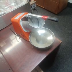Shaved Ice Machine Commerical Grade