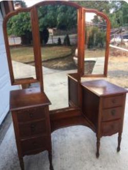 Antique dressing table