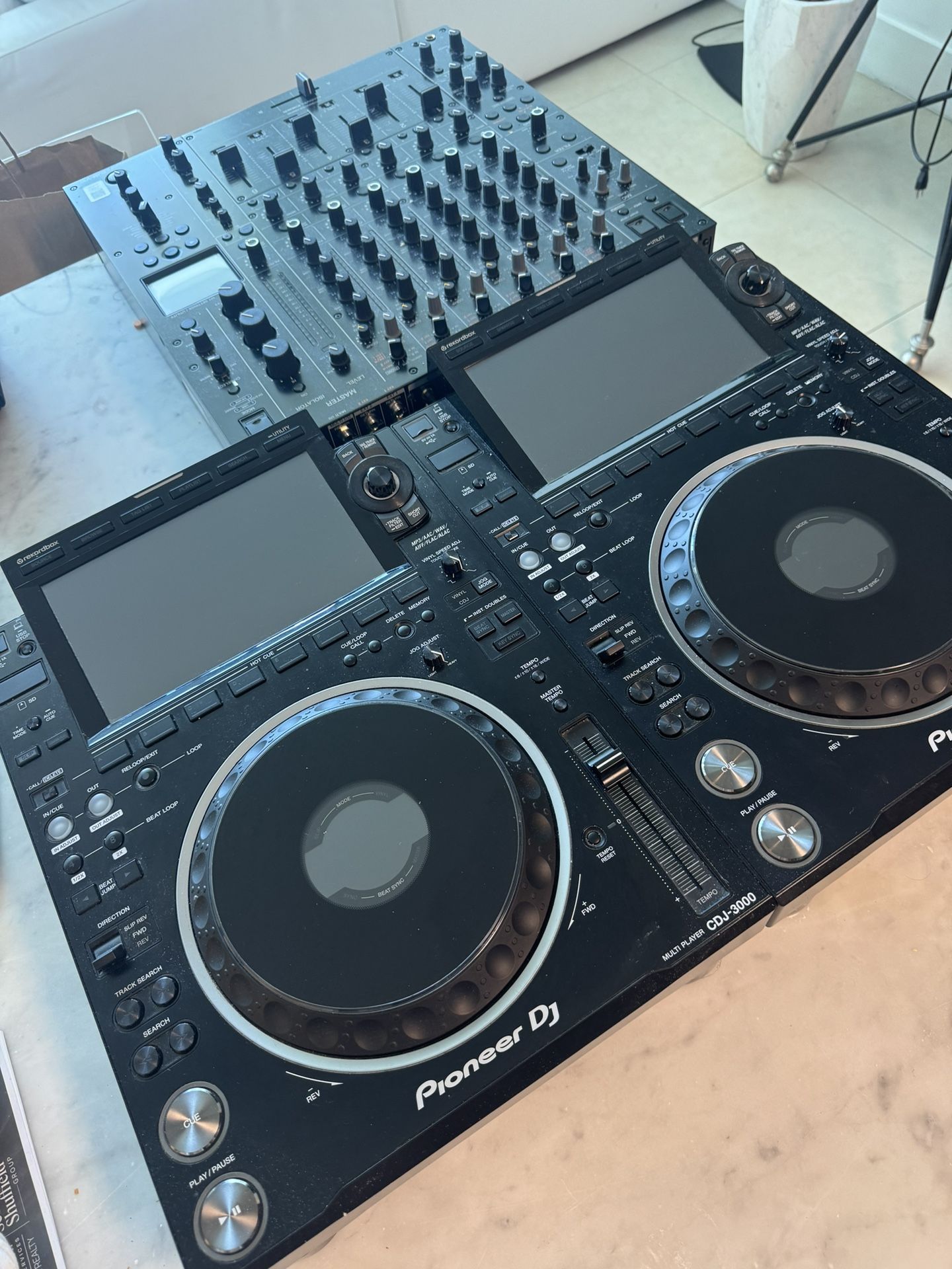 CDJ 3000 and V10 mixer