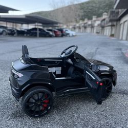 Lamborghini Urus Ride On Car Toy