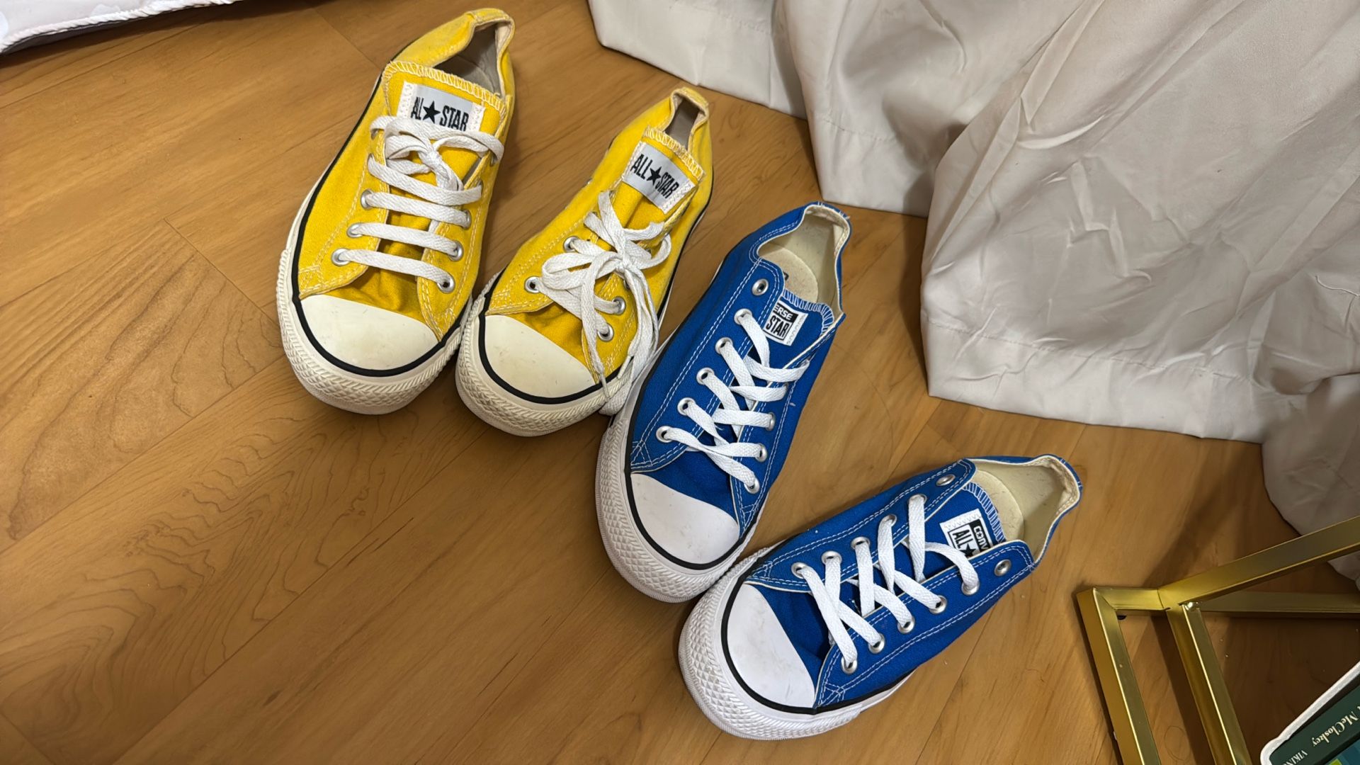 Converse Women Sneakers Size 10