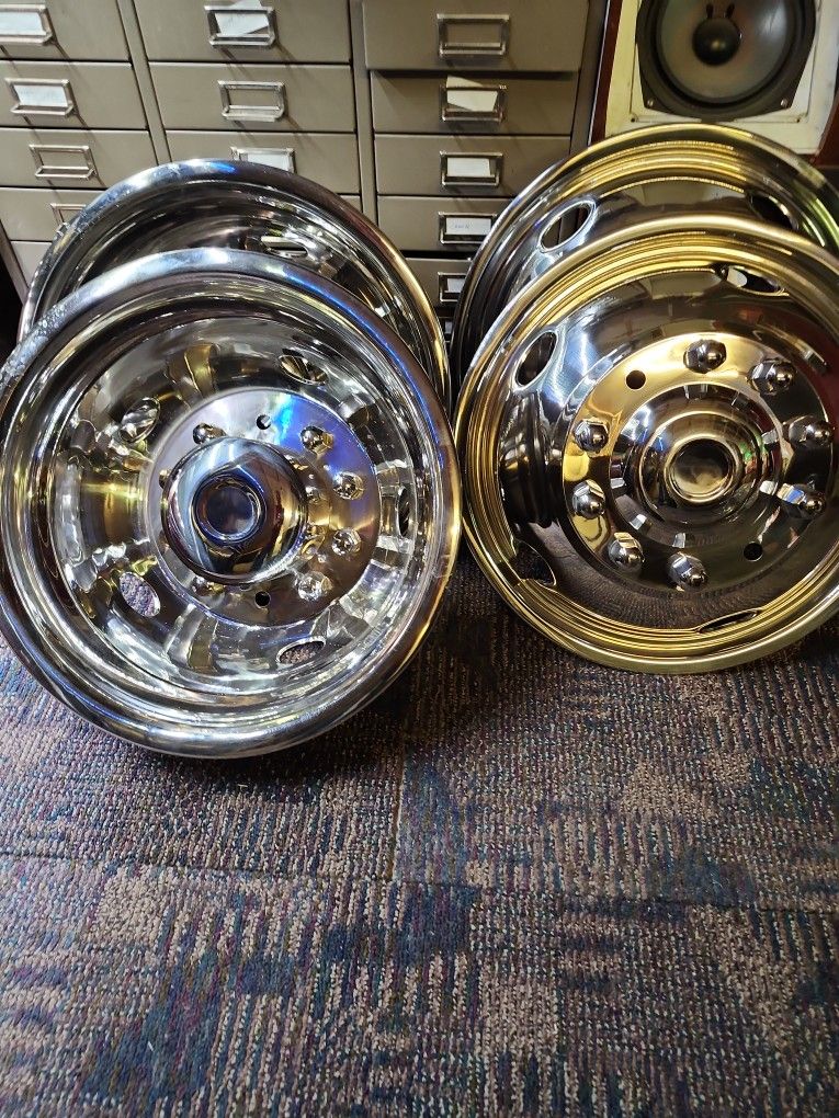 18 Inch Wheel Covers Full Set Brand New