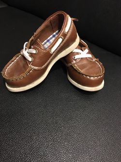 Carters Shoes Size 6