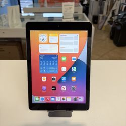 iPad 9.7inch 32Gb storage iOS 15 (can be upgraded to 16.7)