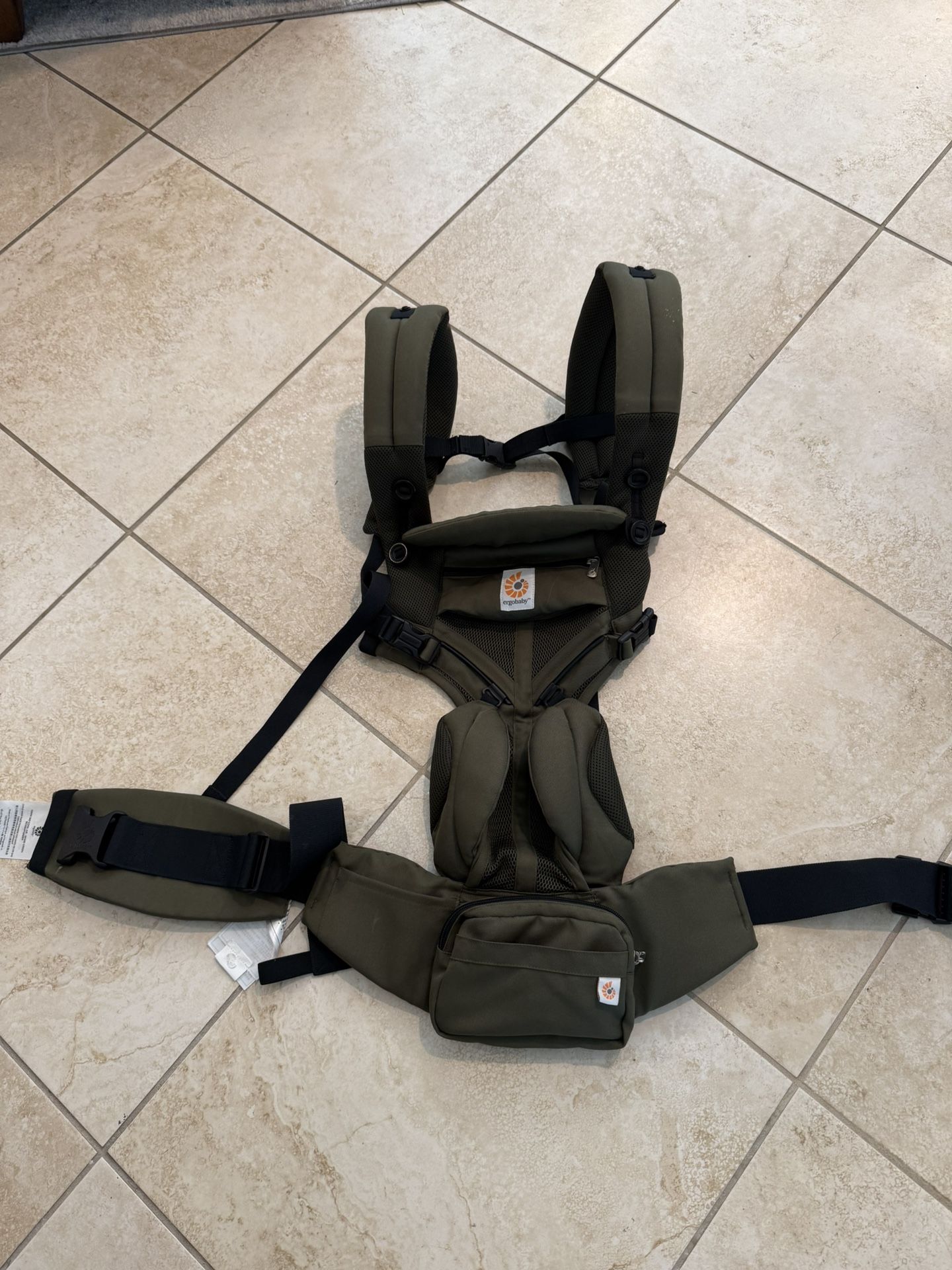 Ergobaby OMNI 360 COOLAIR All-Position Baby Carrier